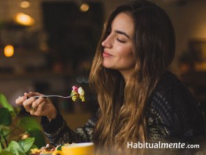 Los 5 pasos para lograr comer con más atención y disfrutar cada bocado